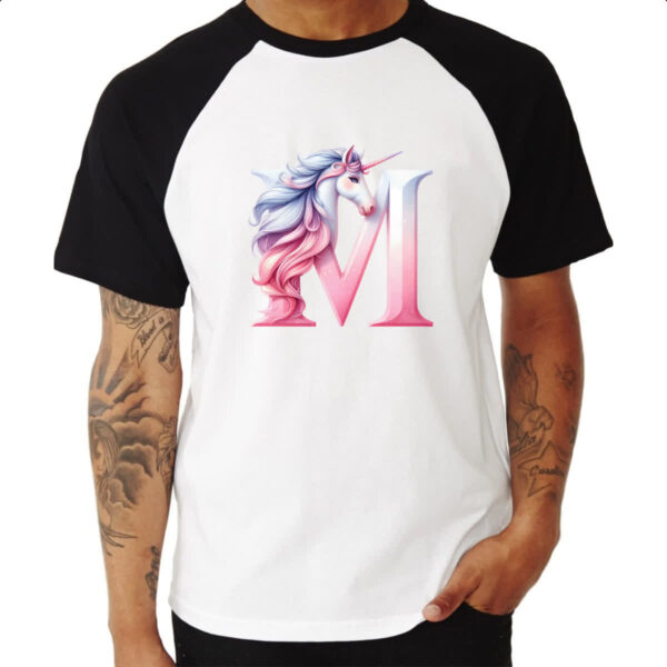 Camiseta Raglan Unicornio Alfabeto Letra M - Imagem 3