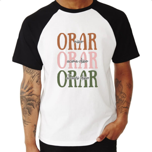 Camiseta Raglan Orar nisso acima e atraves - Imagem 3