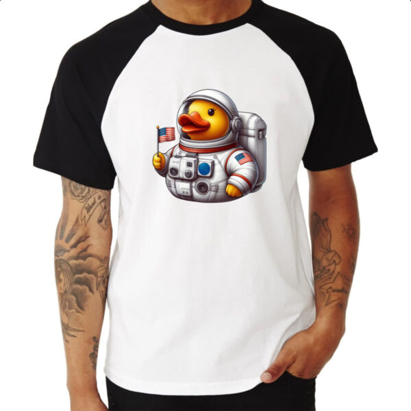 Camiseta Raglan Patinho de borracha Astronauta - Imagem 3