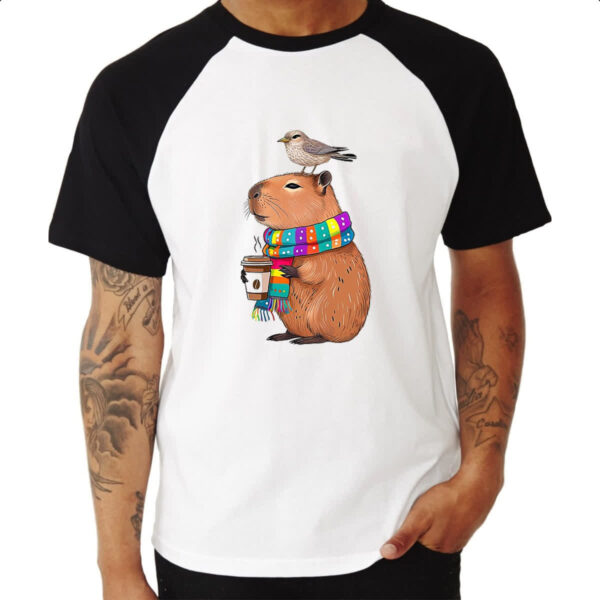 Camiseta Raglan Capivara de boas com cafe - Imagem 3