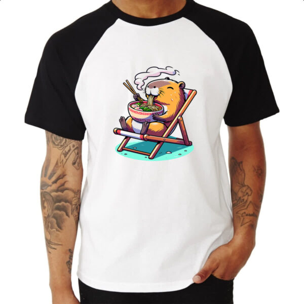 Camiseta Raglan Capivara ferias comendo lamen - Imagem 3