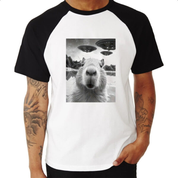 Camiseta Raglan Capivara UFOs - Imagem 3