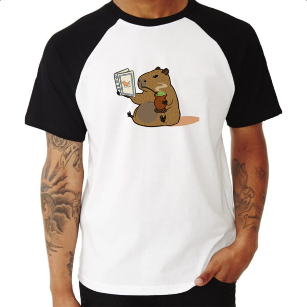 Camiseta Raglan Capivara tomando chimarrao - Imagem 3