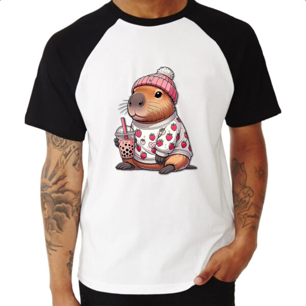 Camiseta Raglan Capivara tomando milk shake - Imagem 3