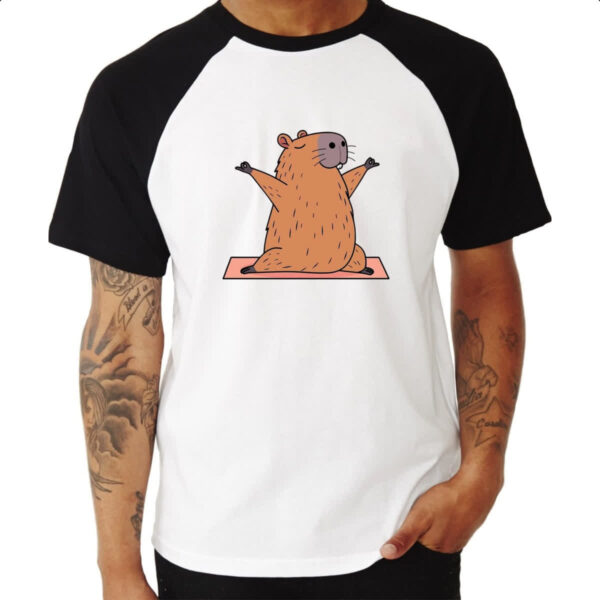 Camiseta Raglan Capivara yoga - Imagem 3