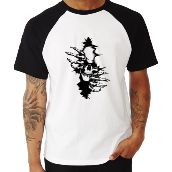 Camiseta Raglan Caveira rasgando a camisa - Imagem 3