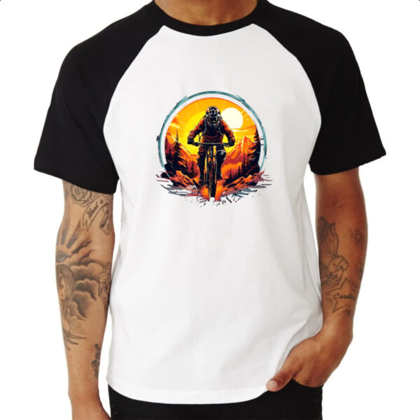 Camiseta Raglan Ciclista radical sunset art - Imagem 3