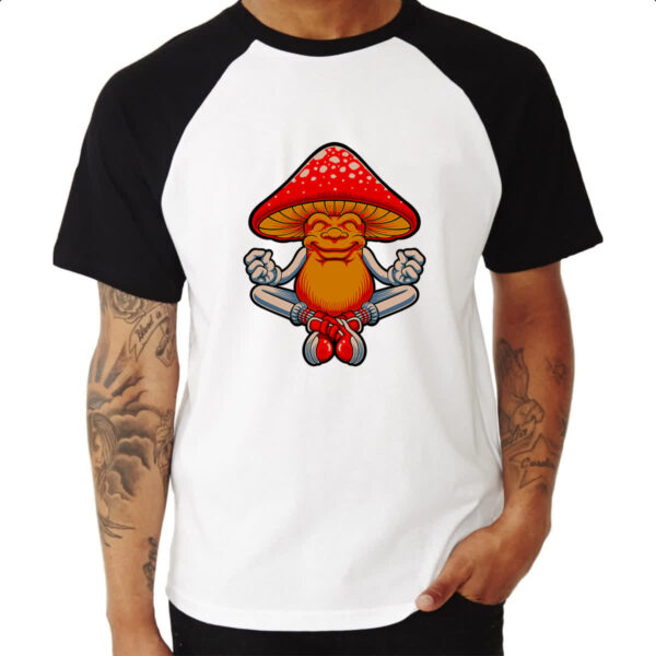 Camiseta Raglan Cogumelo meditando - Imagem 3