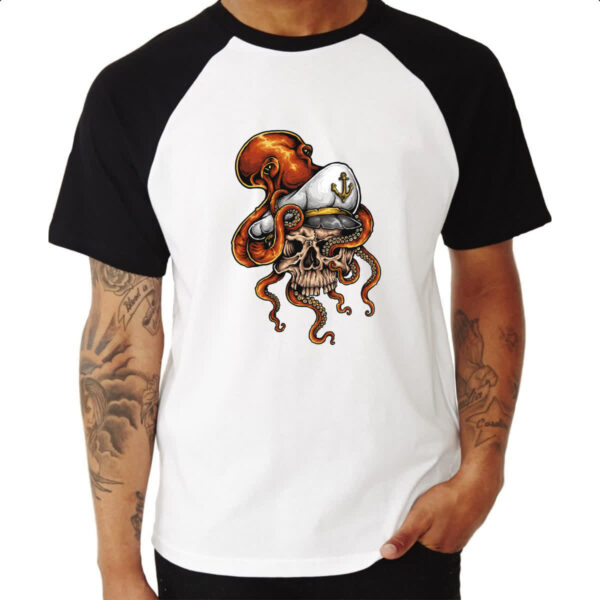 Camiseta Raglan Cranio de marinheiro com Polvo - Imagem 3