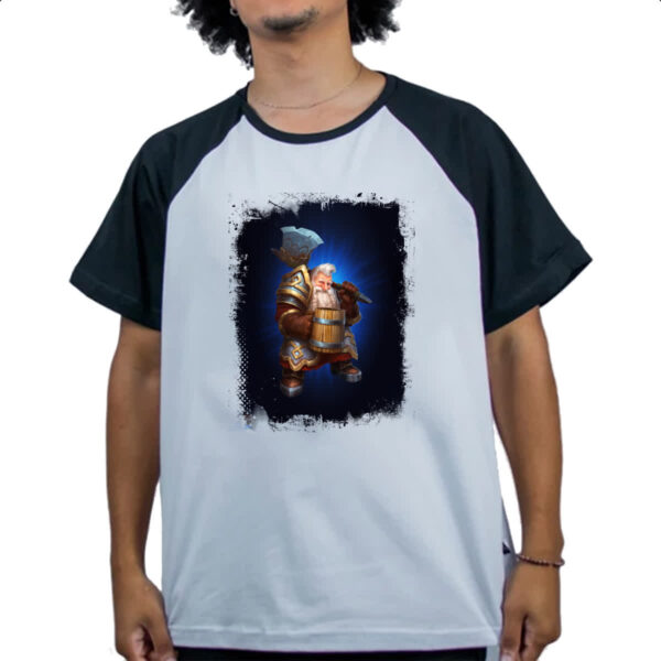 Camiseta Raglan Empires and Puzzles Heroi Kiril - Imagem 4