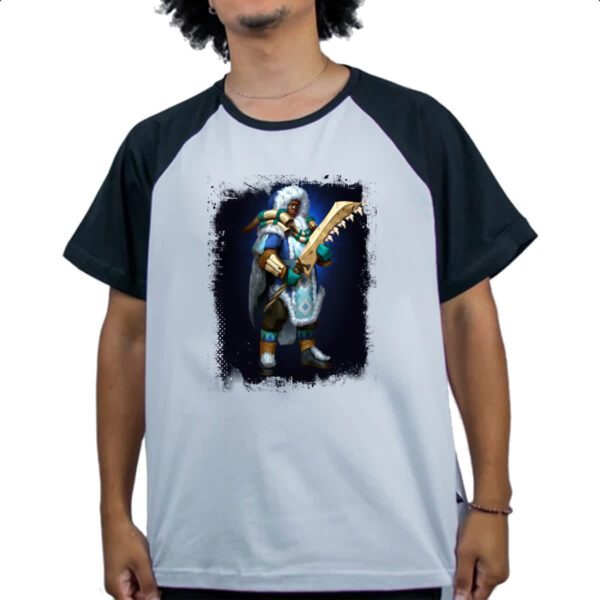 Camiseta Raglan Empires and Puzzles Heroi Miki - Imagem 4
