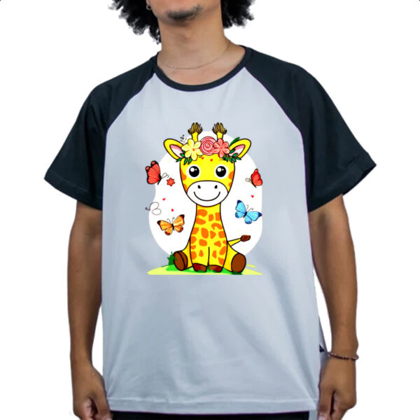 Camiseta Raglan Girafa fofa borboletas - Imagem 4