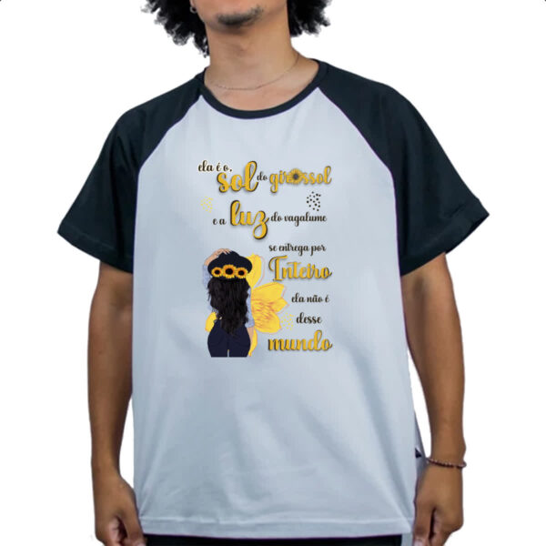 Camiseta Raglan Mulher e o girassol e a luz - Imagem 4
