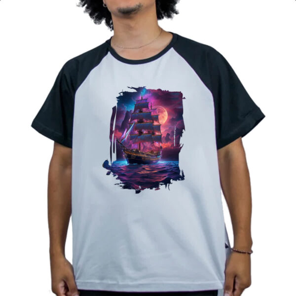 Camiseta Raglan Navio pirata noite purpura - Imagem 4