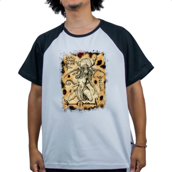 Camiseta Raglan Necronomicon Fragmento Deusa Hiperboria - Imagem 4