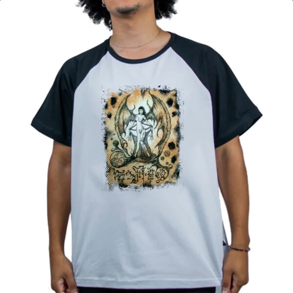 Camiseta Raglan Necronomicon Fragmento Succubus - Imagem 4