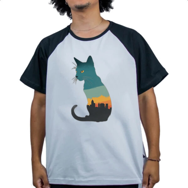 Camiseta Raglan Silhueta gato cidade noturna - Imagem 4