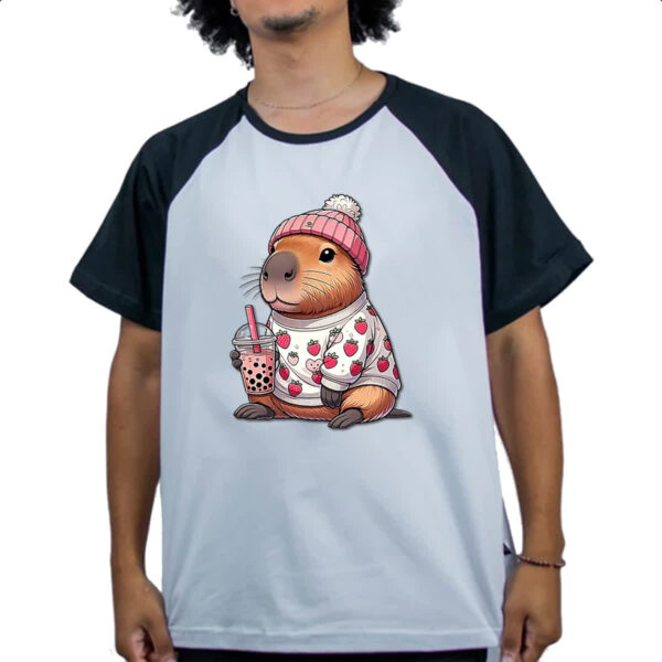 Camiseta Raglan Capivara tomando milk shake - Imagem 4