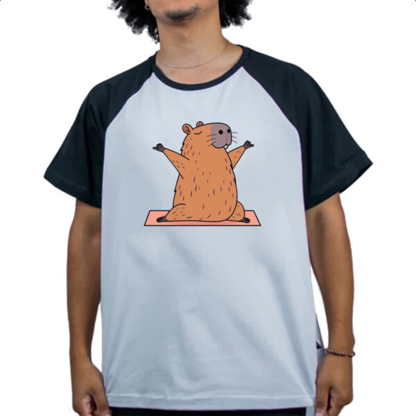 Camiseta Raglan Capivara yoga - Imagem 4