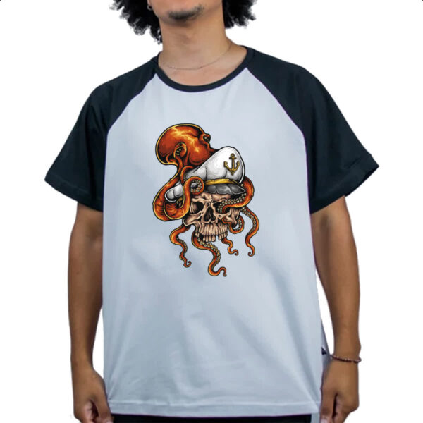 Camiseta Raglan Cranio de marinheiro com Polvo - Imagem 4