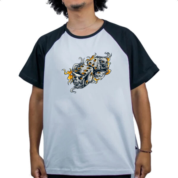 Camiseta Raglan Dados caveira flamejantes - Imagem 4