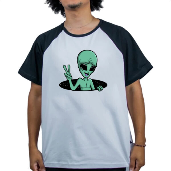 Camiseta Raglan Alien Paz e amor buraco negro - Imagem 4
