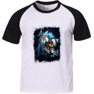 Camiseta Raglan Empires and Puzzles Heroi Krampus