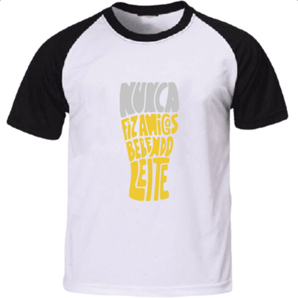 Camiseta Raglan Nunca fiz amigos com leite
