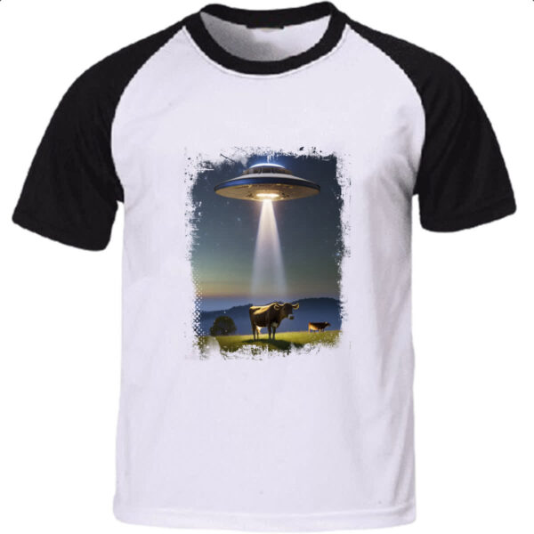 Camiseta Raglan OVNI capturando uma vaca
