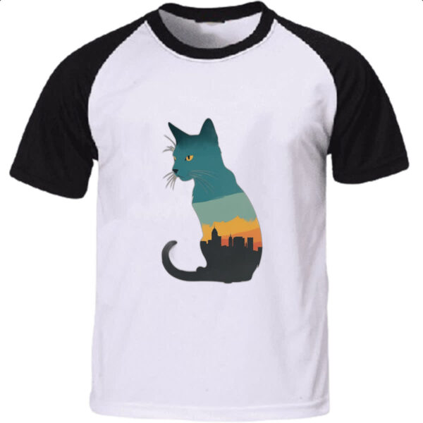 Camiseta Raglan Silhueta gato cidade noturna