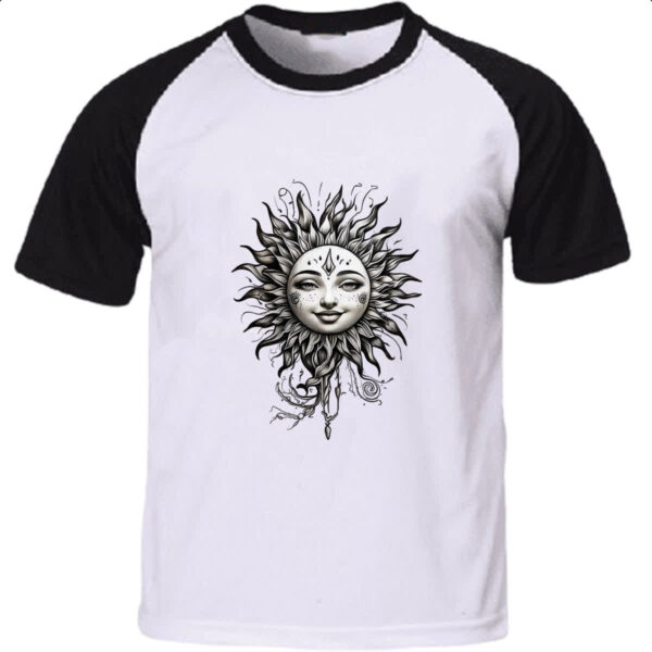 Camiseta Raglan Sol blackwork tatoo style