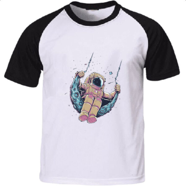 Camiseta Raglan Astronauta no balanco lunar