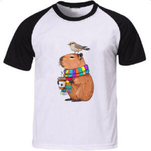 Camiseta Raglan Capivara de boas com cafe