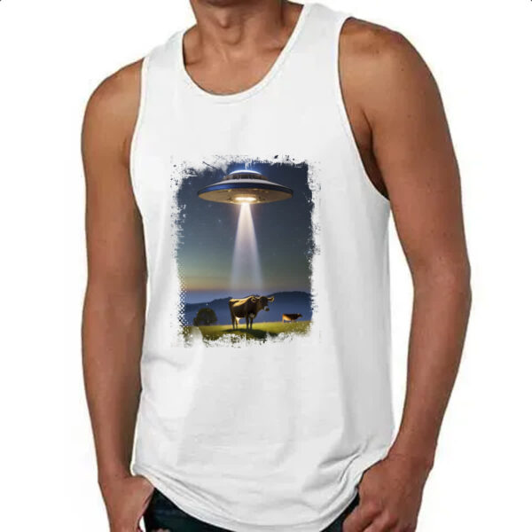 Camiseta Regata OVNI capturando uma vaca - Imagem 4