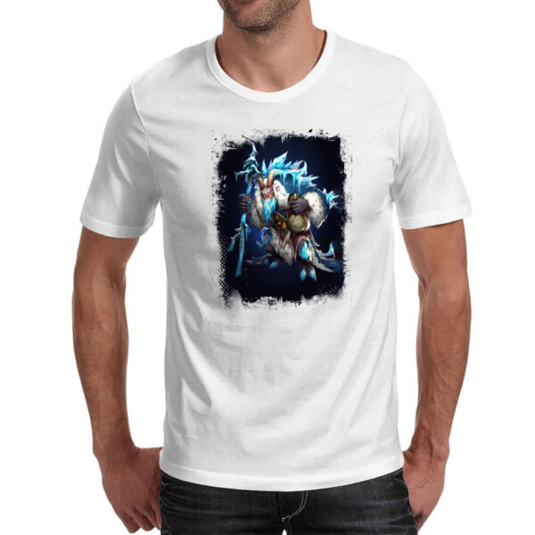 Camiseta Unissex Empires and Puzzles Heroi Krampus - Imagem 2