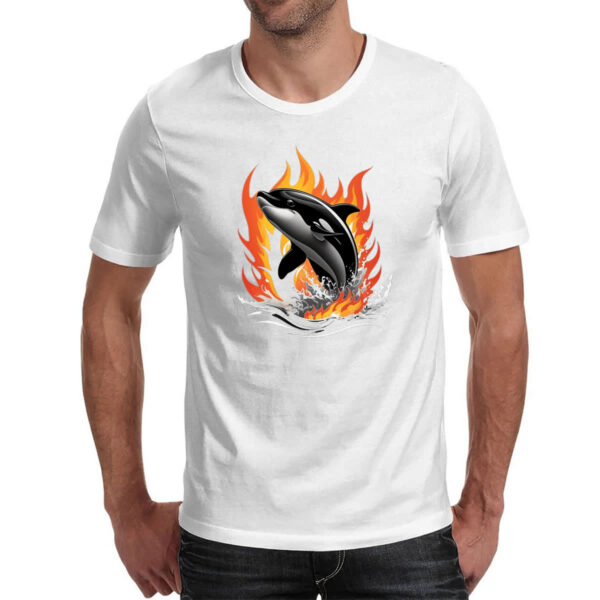 Camiseta Unissex Orca ataque elementos de fogo - Imagem 2