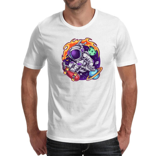 Camiseta Unissex Astronauta Skatista - Imagem 2