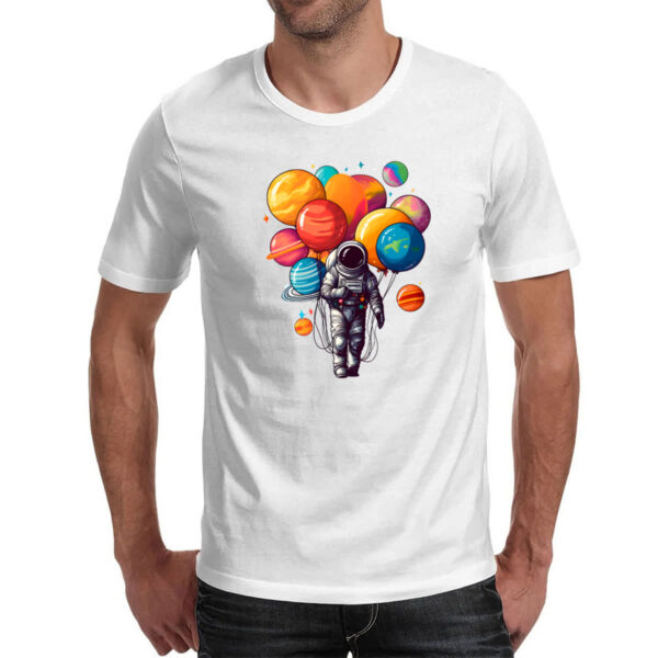 Camiseta Unissex Astronauta planeta baloes - Imagem 2