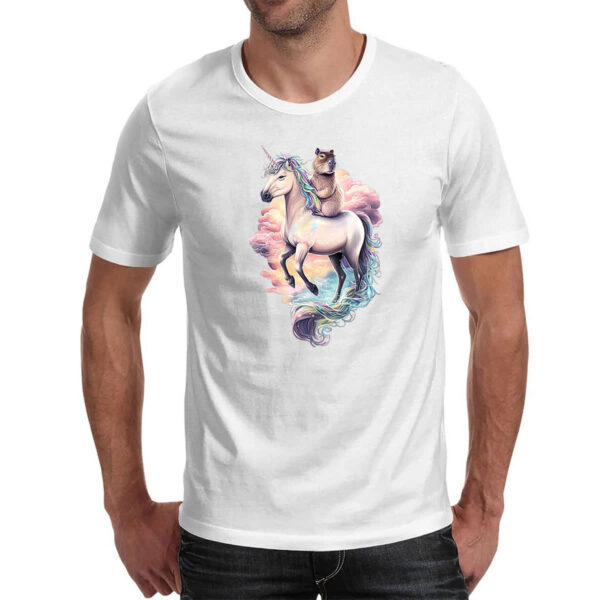 Camiseta Unissex Capivara com unicornio - Imagem 2