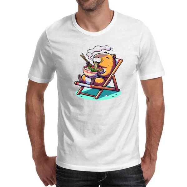 Camiseta Unissex Capivara ferias comendo lamen - Imagem 2