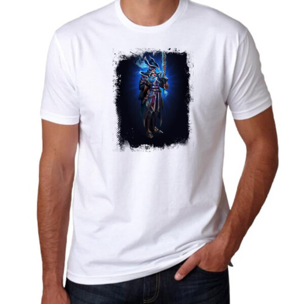Camiseta Unissex Empires and Puzzles Heroi Finley Traje - Imagem 3