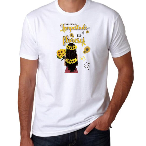 Camiseta Unissex Mulher na tempestade floresce - Imagem 3