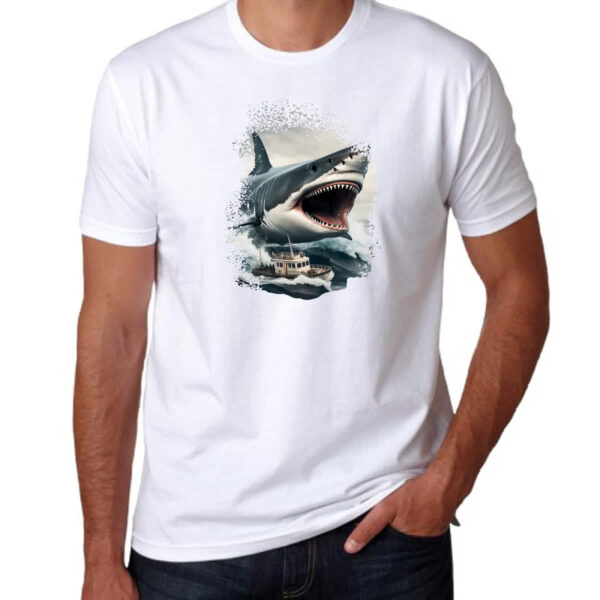 Camiseta Unissex Megalodon atacando embarcacao - Imagem 3