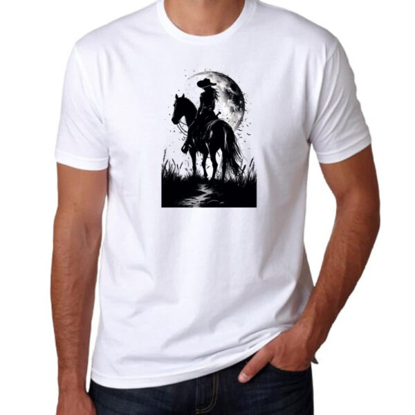 Camiseta Unissex Mulher cowgirl sunset PB - Imagem 3
