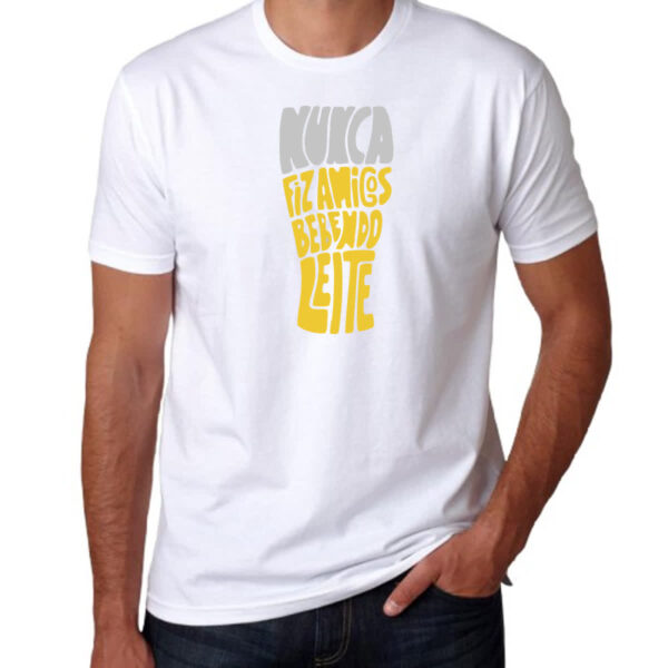 Camiseta Unissex Nunca fiz amigos com leite - Imagem 3