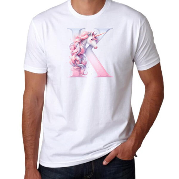 Camiseta Unissex Unicornio Alfabeto Letra K - Imagem 3