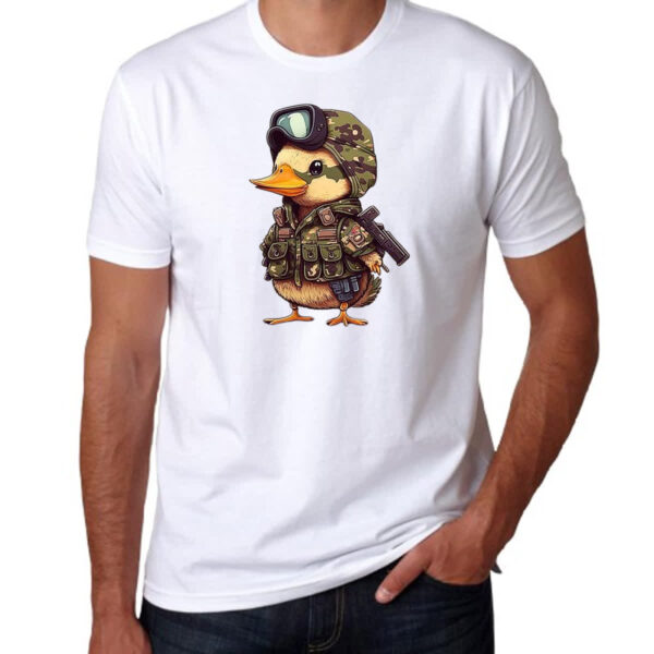 Camiseta Unissex Patinho militar - Imagem 3