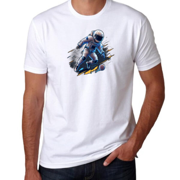 Camiseta Unissex Astronauta jogando futebol - Imagem 3