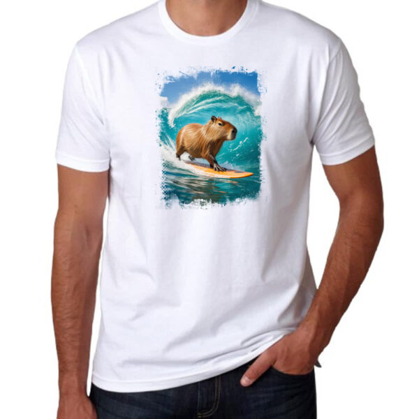 Camiseta Unissex Capivara surfando no Hawaii - Image 3