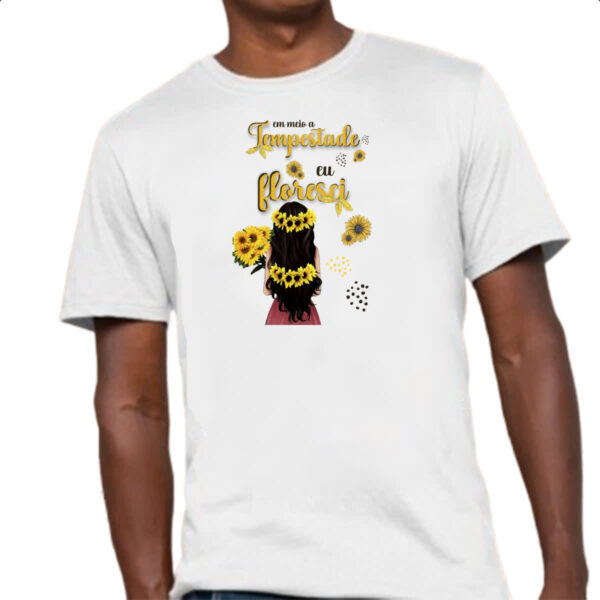 Camiseta Unissex Mulher na tempestade floresce - Imagem 4